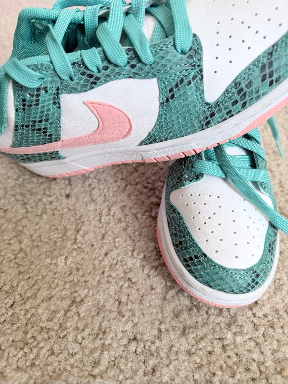 Nike Women’s Teal & Pink Low-Top Sneakers with White Panels - Picture 5 of 5